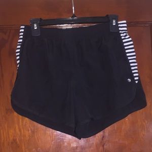 Xersion active wear shorts